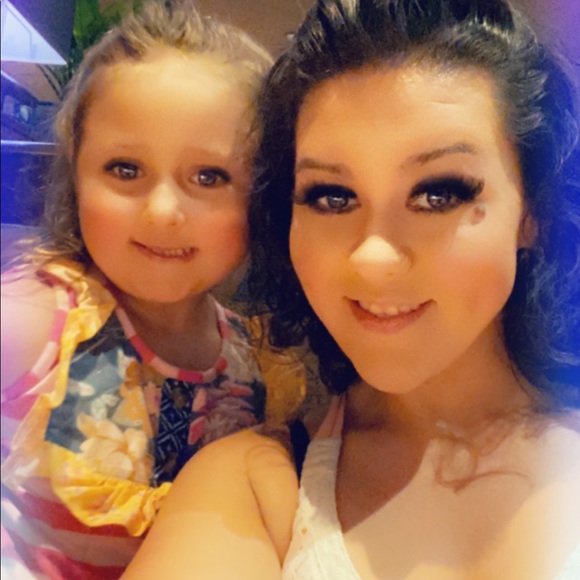 Meet your Posher, Jennifer - Picture 1 of 1